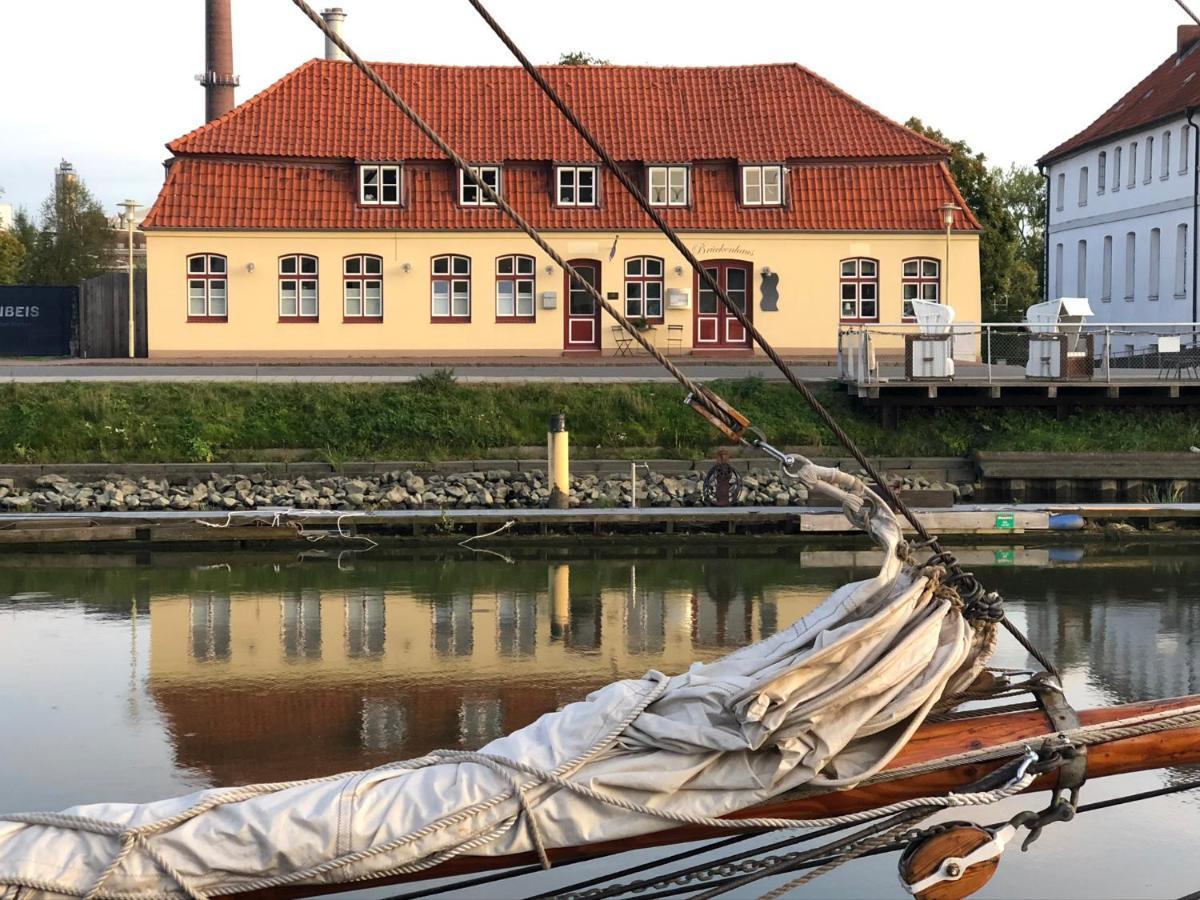 Hotel Das Brueckenhaus Glueckstadt Luaran gambar