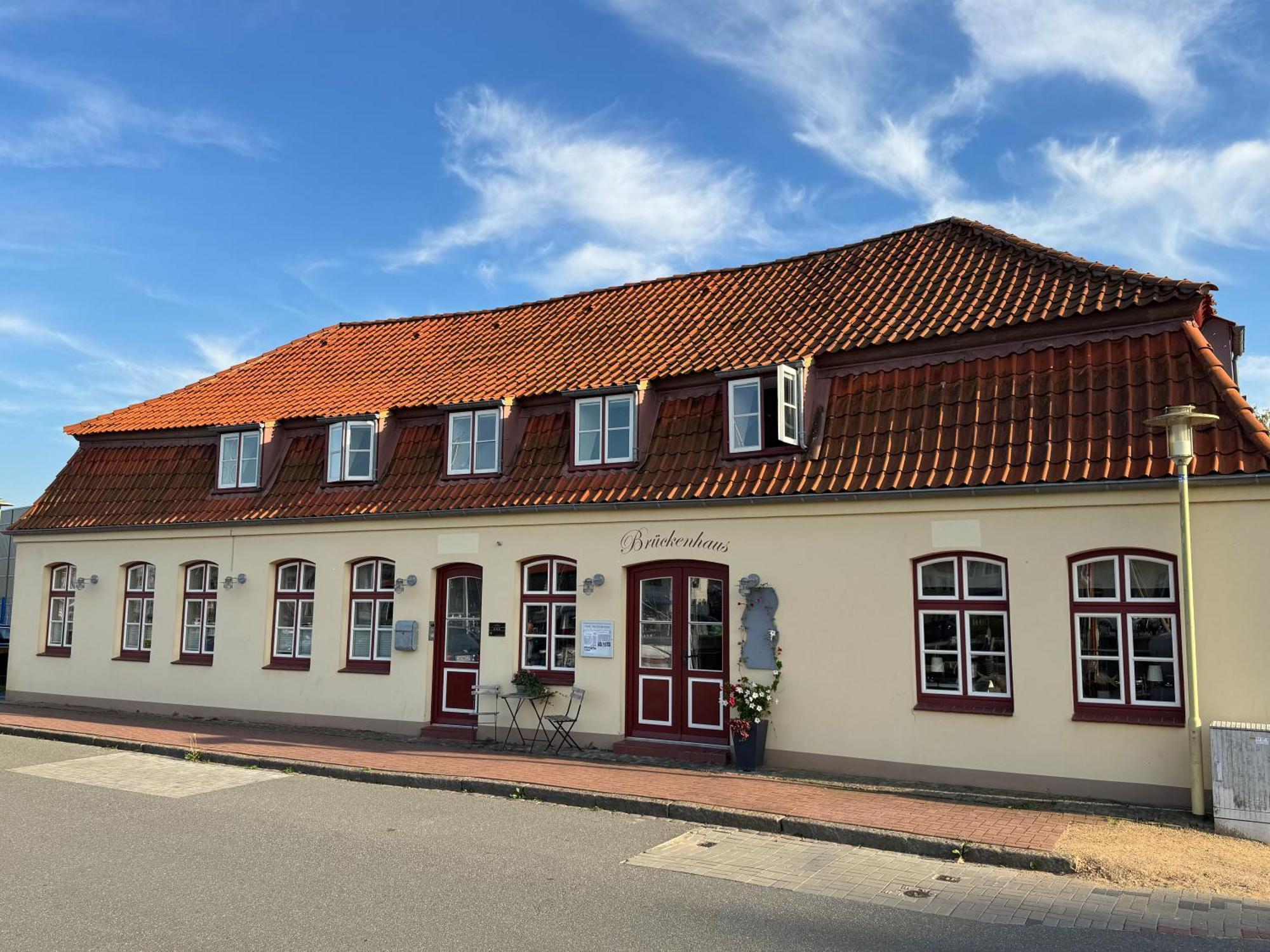 Hotel Das Brueckenhaus Glueckstadt Luaran gambar
